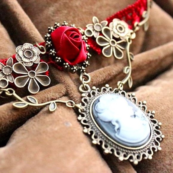 Red Lace & Rose with Cameo Gothic Lolita Choker - Picture 4 of 6